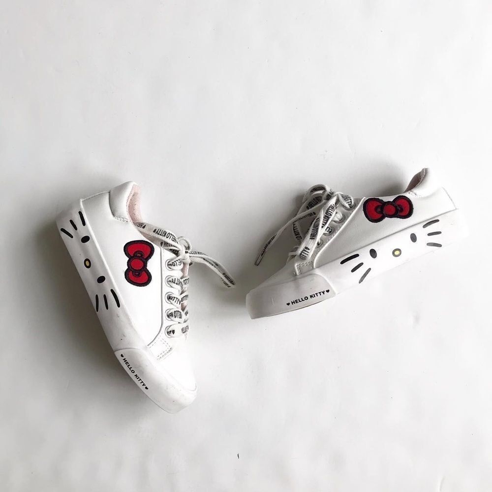 Zara Hello Kitty low top sneakers EUC size 26(9.5)